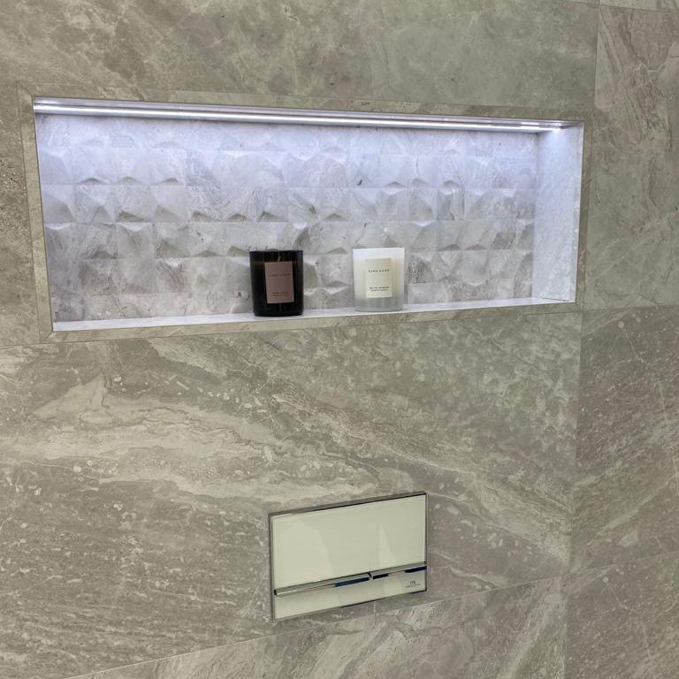 Bathroom niche lighting
