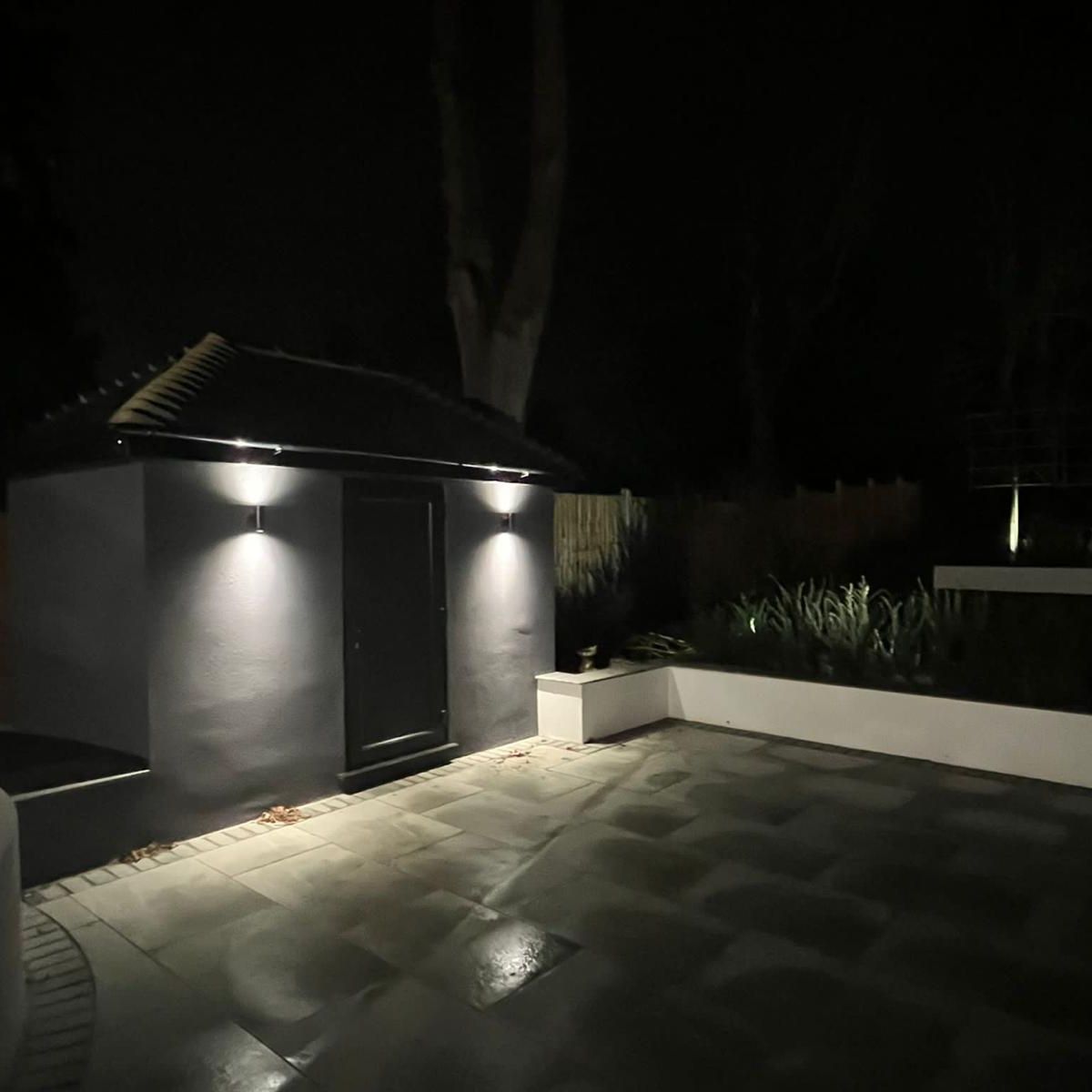Outdoor wall lighting